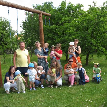 45 - Včelaření - návštěva maminek k Domečku